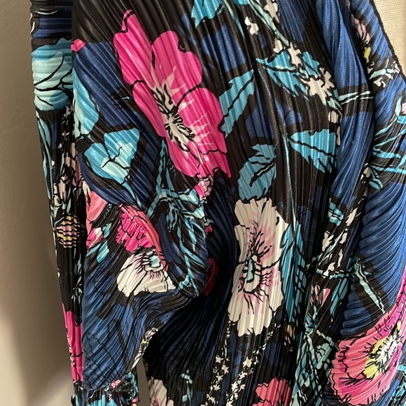 LuLaRoe floral cover up beach cover robe like new - Picture 4 of 9